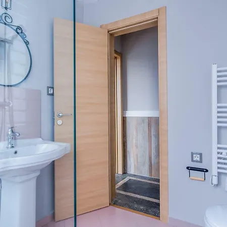 Apartament Dondukov Boulevard Two Bedroom Designer *