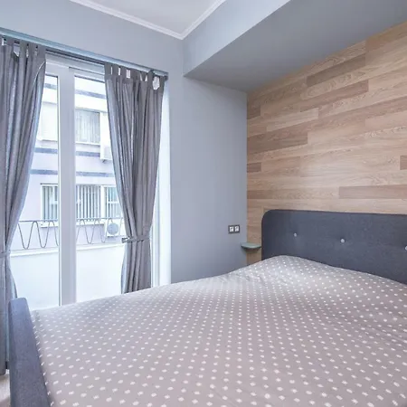 Dondukov Boulevard Two Bedroom Designer Apartment *